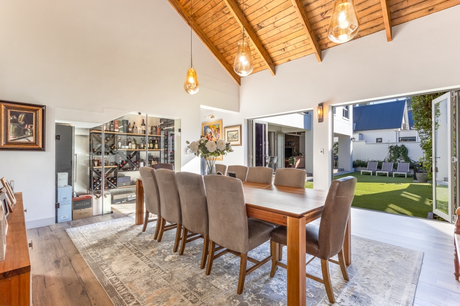 4 Bedroom Property for Sale in Lemoenkloof Western Cape